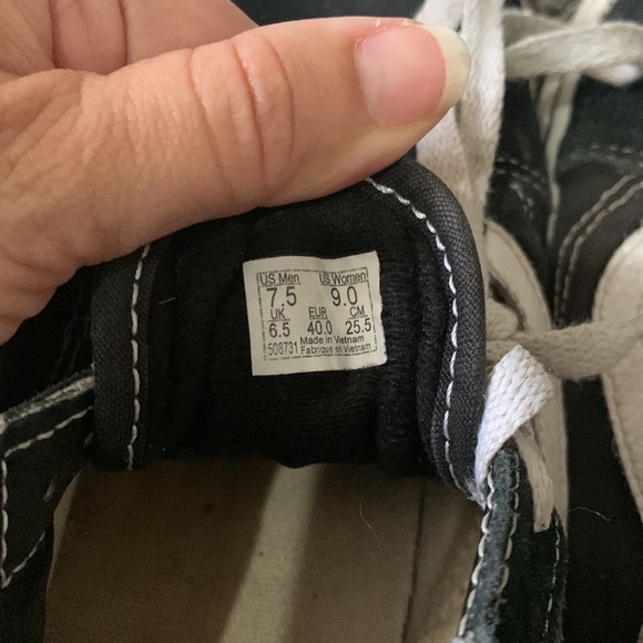 Vans - Picture 5 of 5